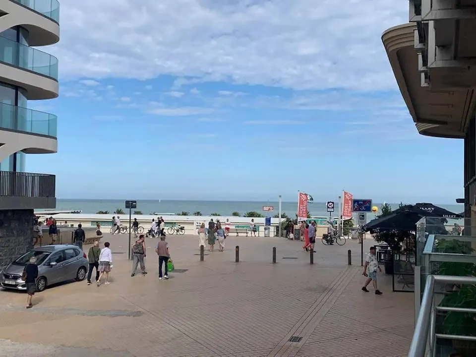 Studio De Strandsuite Ostend 0*,  Belgium